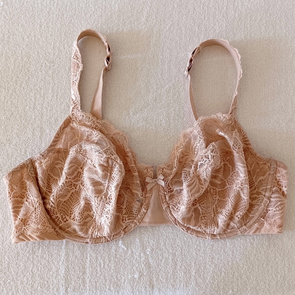 Bali Lace Lift Desire Unlined Bra, size 40D - Picture 9 of 16